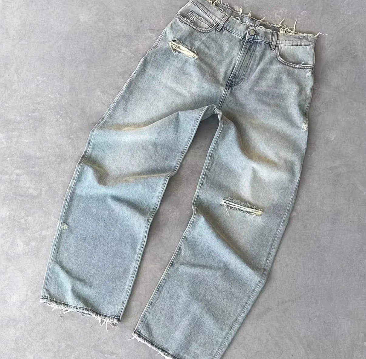 Distressed Baggy Jeans 2