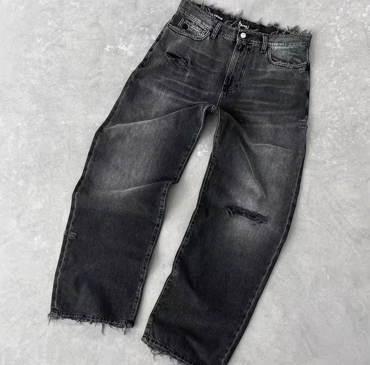 Distressed Baggy Jeans 3