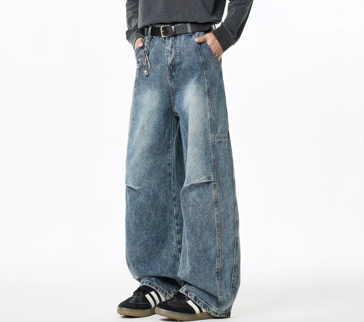 Light Wash Baggy Cargo Jeans 3