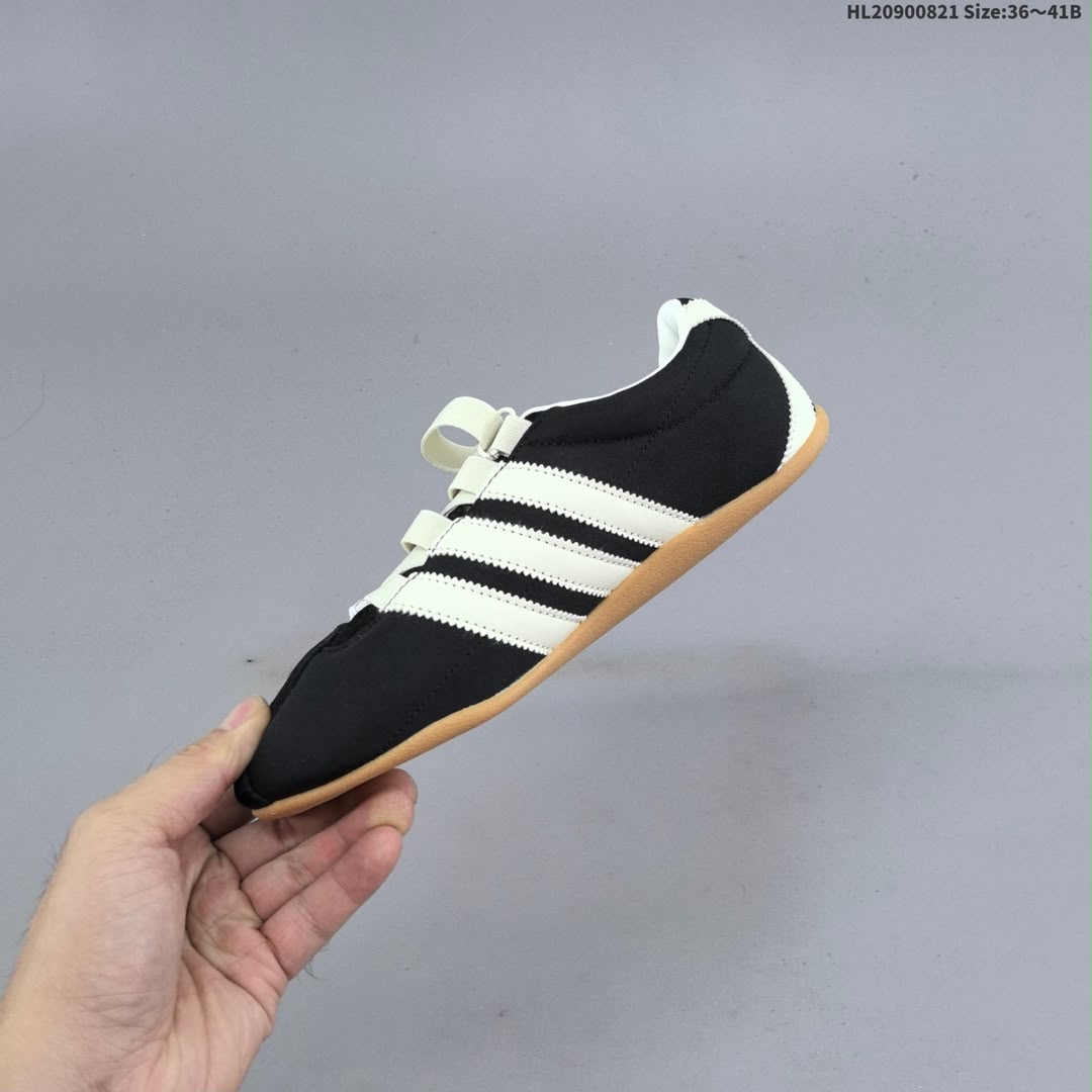 Adidas Tokyo W 3