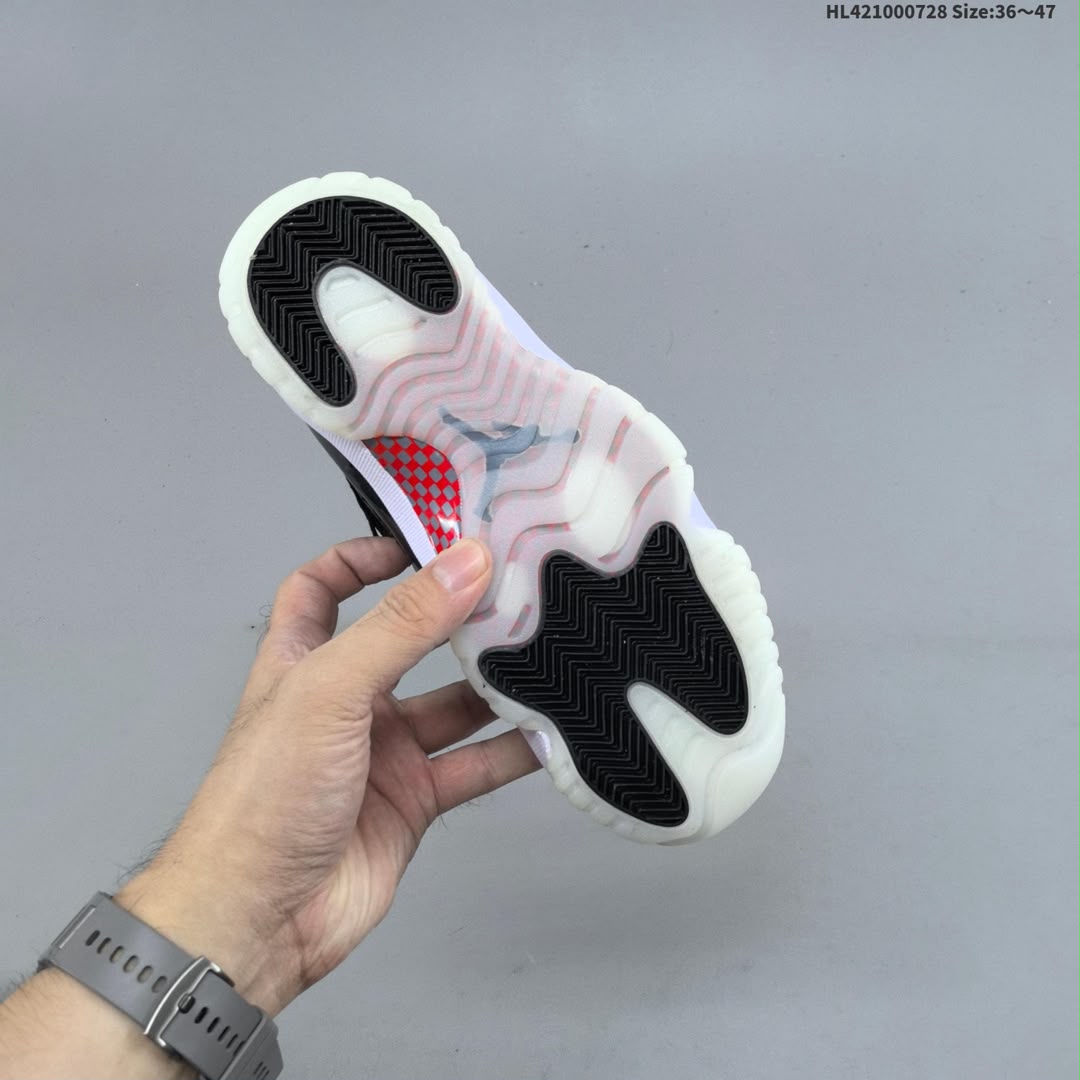 Air Jordan 11 Retro Low Mother’s Day 4